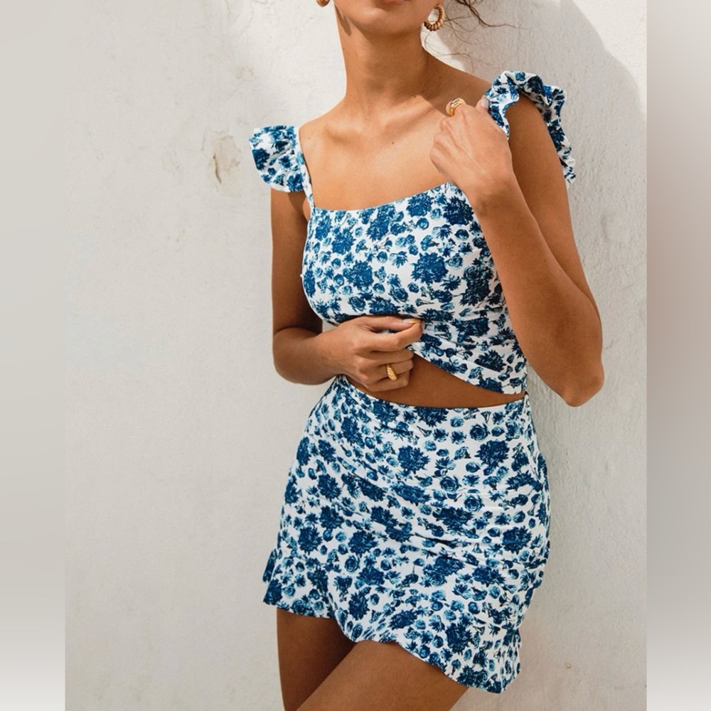 Albion Fit swim skirt in Santorini print